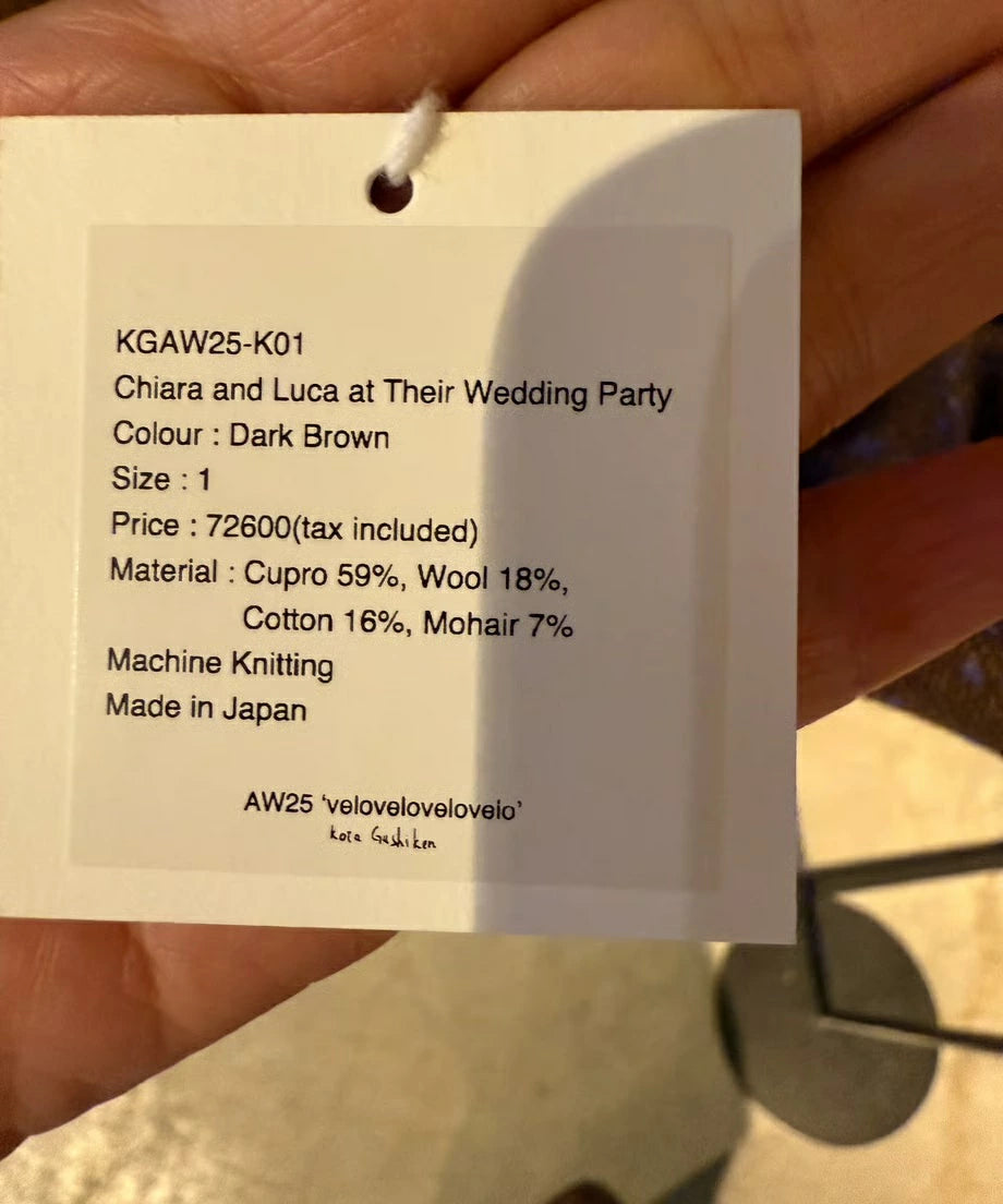 セーター Chiara and Luca at Their Wedding Party